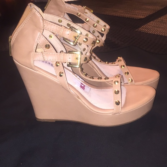 Platform sandals - Picture 2 of 6